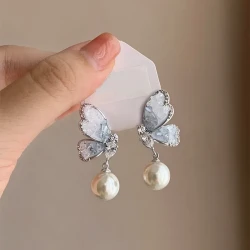 Gradient Butterfly Pearl Earrings