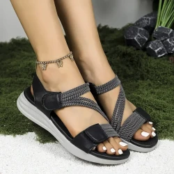 Summer New Fashion Versatile Lightweight Flat Sandals for Women.