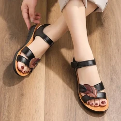 Women's Leaf Decor Sandals