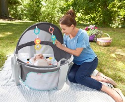 On The Go Baby Dome Portable Bassinet