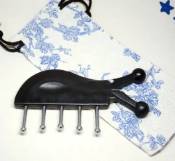 Shampoo Black Fish Five Nail Massage Comb