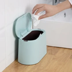 Simple Mini Desktop Trash Can