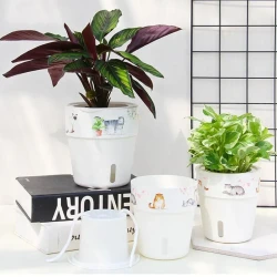 Water storage plastic flower pot