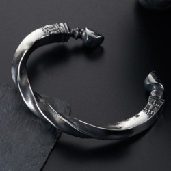 Retro Style Black And White Temperament Bracelet