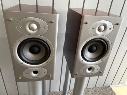 Polk Audio RTi4 Bookshelf speakers