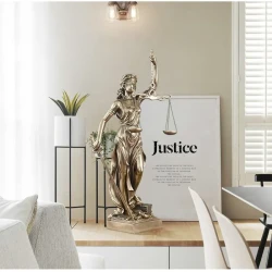 Statue of the goddess of justice