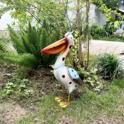 Contemporary Cast Iron Pelican Statue - Hand-Painted Metal Garden Sculpture, Outdoor Animal Decor, Floor Mount, No Electricity Needed, Ideal for Thanksgiving Celebration